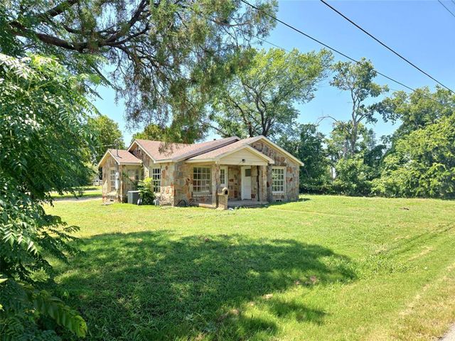 210 W AVENUE A, Garland, TX 75040