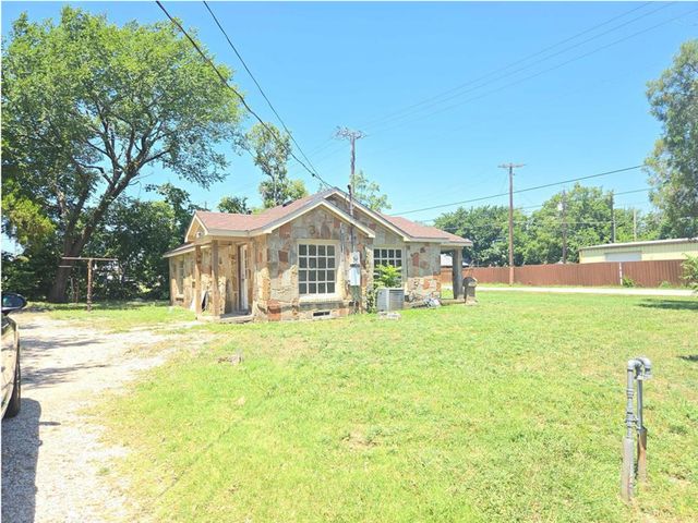 210 W AVENUE A, Garland, TX 75040