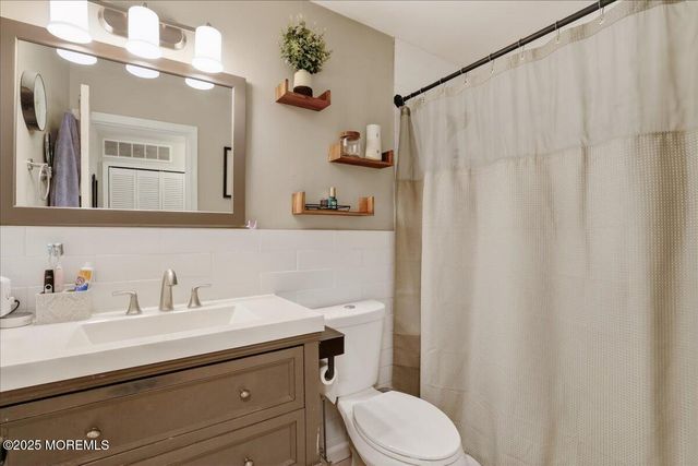 73 Rita Lane, Jackson, NJ 08527