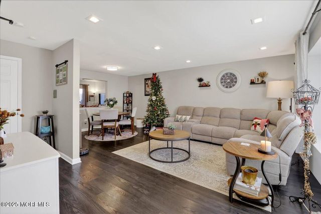 73 Rita Lane, Jackson, NJ 08527