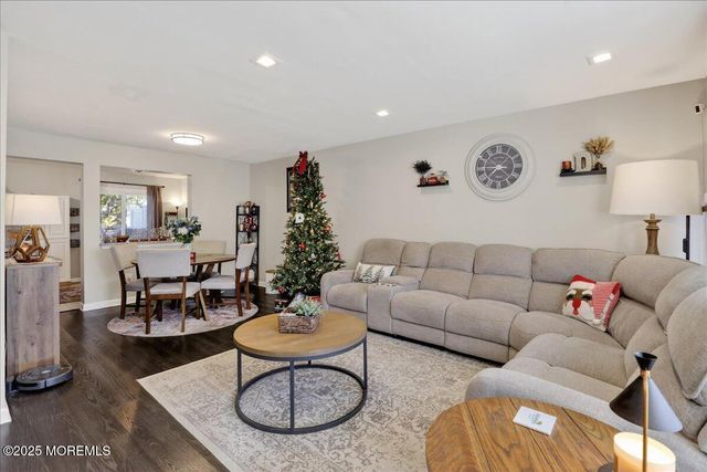 73 Rita Lane, Jackson, NJ 08527