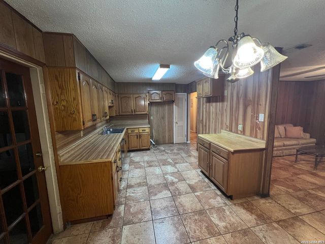 347 ANTON DR, San Antonio, TX 78223