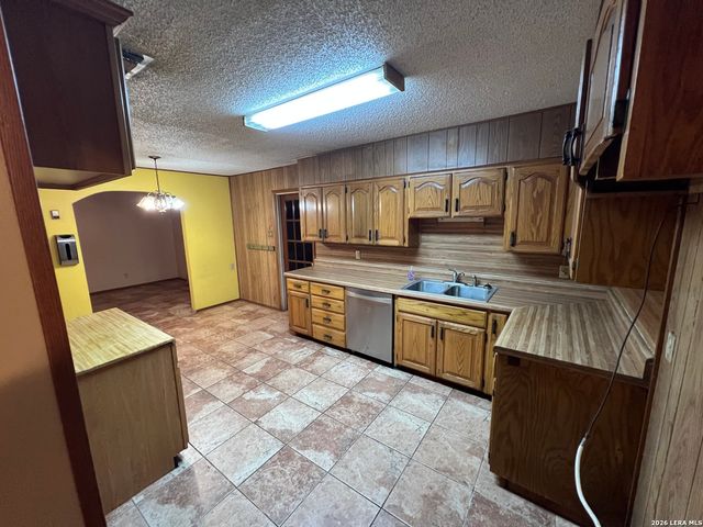 347 ANTON DR, San Antonio, TX 78223