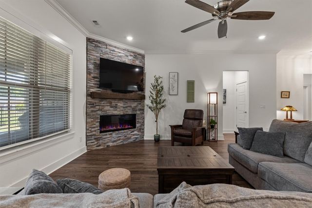 65 Taylor Drive, Bella Vista, AR 72714