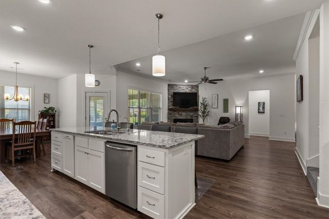 65 Taylor Drive, Bella Vista, AR 72714