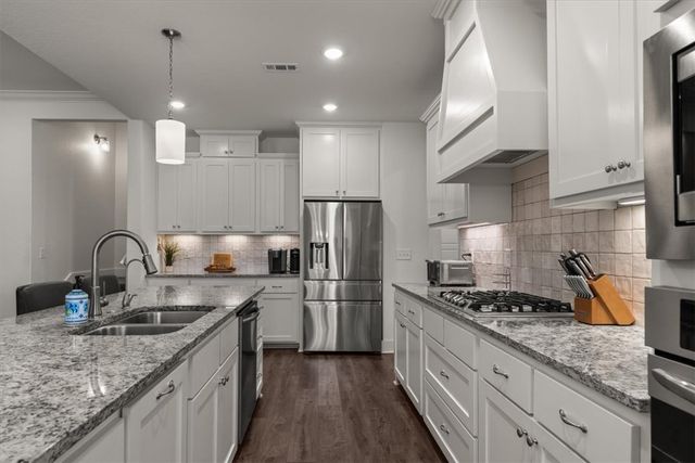65 Taylor Drive, Bella Vista, AR 72714