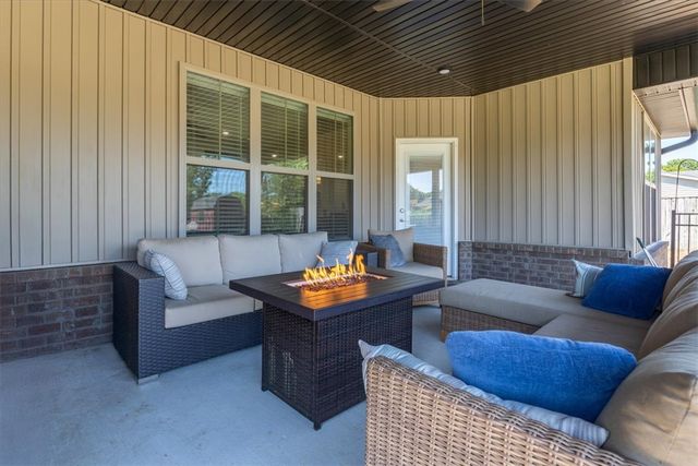 65 Taylor Drive, Bella Vista, AR 72714