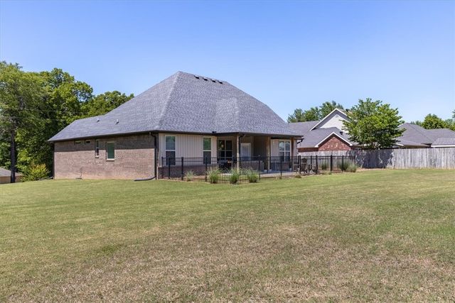 65 Taylor Drive, Bella Vista, AR 72714