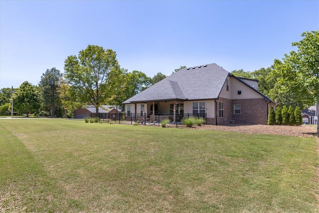 65 Taylor Drive, Bella Vista, AR 72714
