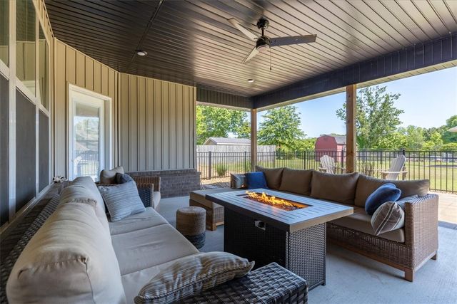 65 Taylor Drive, Bella Vista, AR 72714