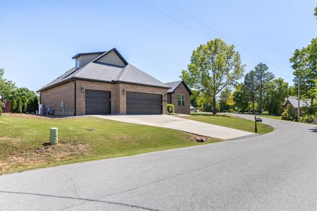 65 Taylor Drive, Bella Vista, AR 72714