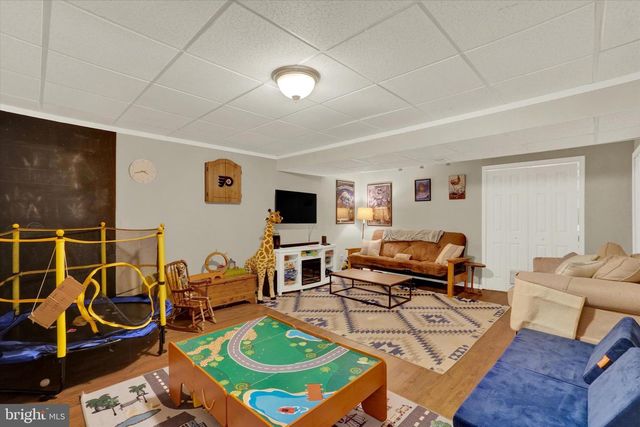 336 DEERFIELD DR, Mount Joy, PA 17552