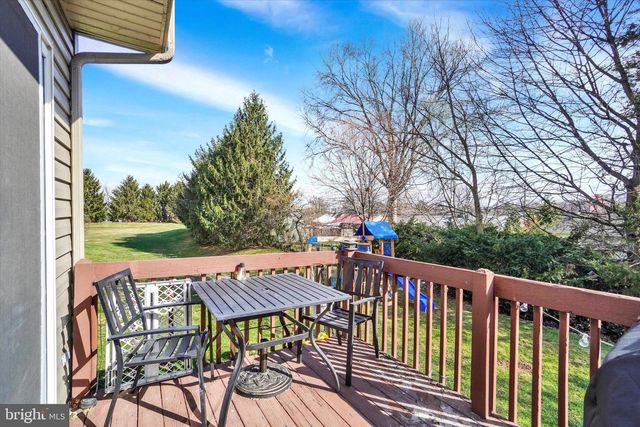 336 DEERFIELD DR, Mount Joy, PA 17552