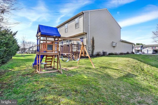 336 DEERFIELD DR, Mount Joy, PA 17552