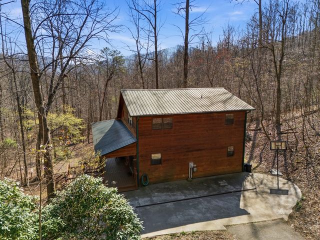 6205 Trevor Way, Young Harris, GA 30582