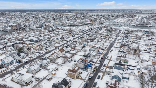 16 Layton Street, Freeport, NY 11520