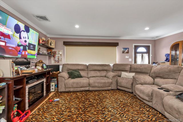 16 Layton Street, Freeport, NY 11520