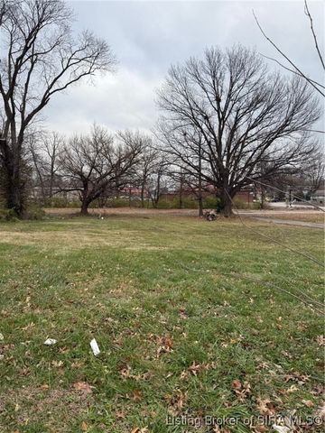 1014 Thomas V Bryant Drive, Jeffersonville, IN 47130