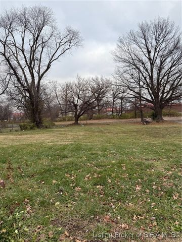 1014 Thomas V Bryant Drive, Jeffersonville, IN 47130