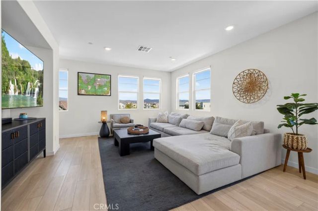 27105 Valley Oak, Valencia, CA 91381