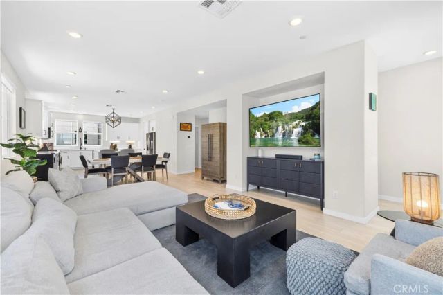 27105 Valley Oak, Valencia, CA 91381
