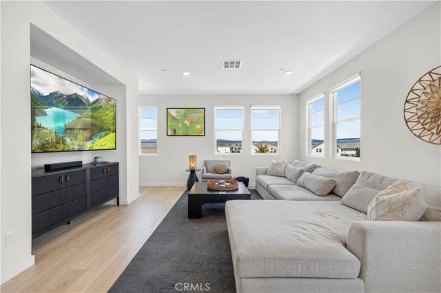 27105 Valley Oak, Valencia, CA 91381