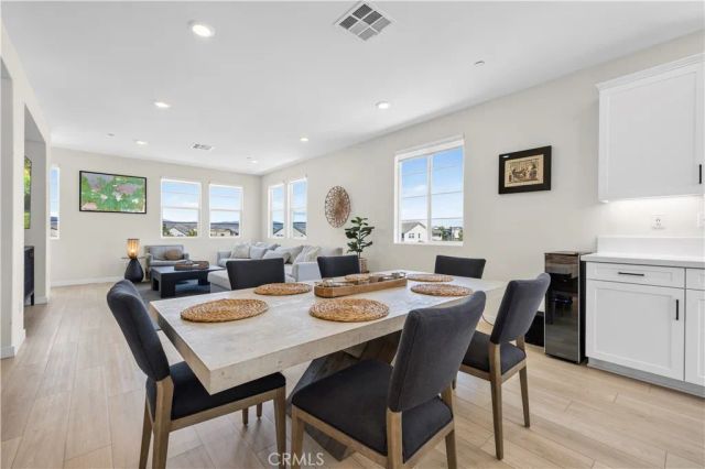 27105 Valley Oak, Valencia, CA 91381