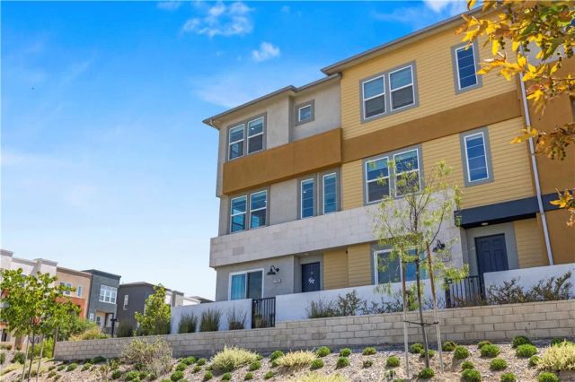 27105 Valley Oak, Valencia, CA 91381