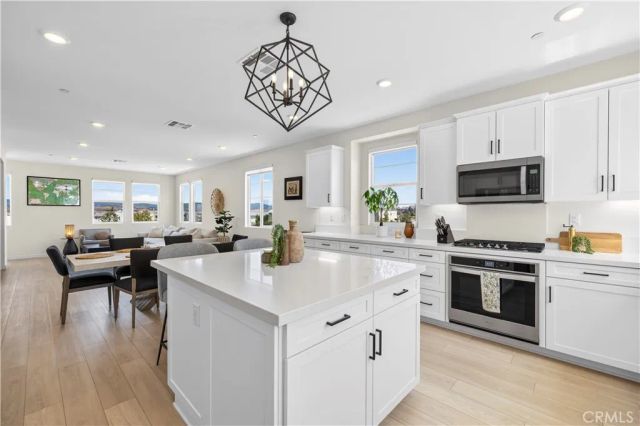 27105 Valley Oak, Valencia, CA 91381