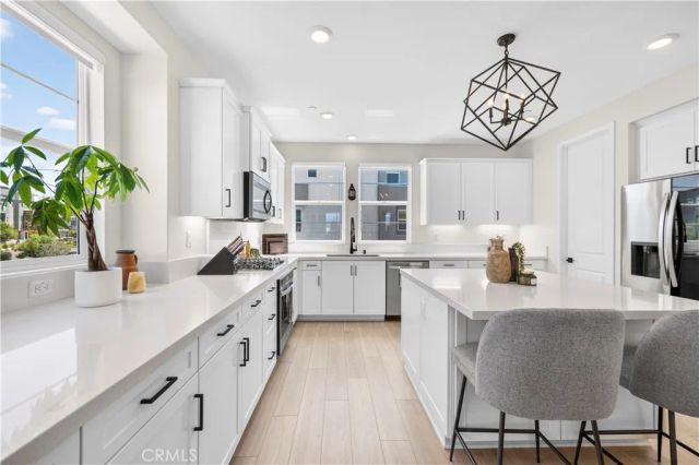 27105 Valley Oak, Valencia, CA 91381