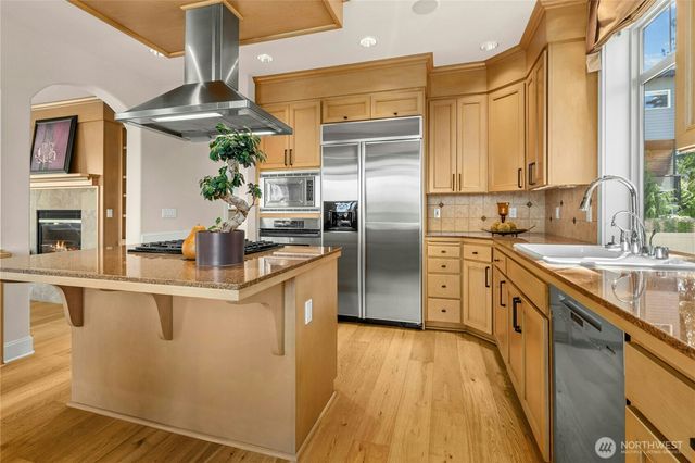 7003 117th Place NE, Kirkland, WA 98033