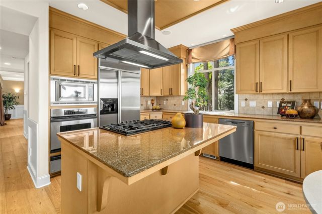 7003 117th Place NE, Kirkland, WA 98033