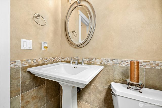 7003 117th Place NE, Kirkland, WA 98033