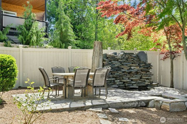 7003 117th Place NE, Kirkland, WA 98033