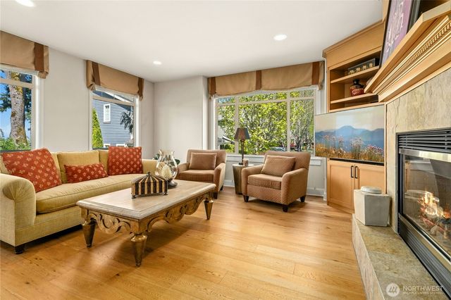 7003 117th Place NE, Kirkland, WA 98033