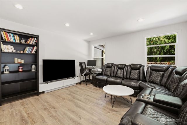 5317 101st Street SW, Mukilteo, WA 98275