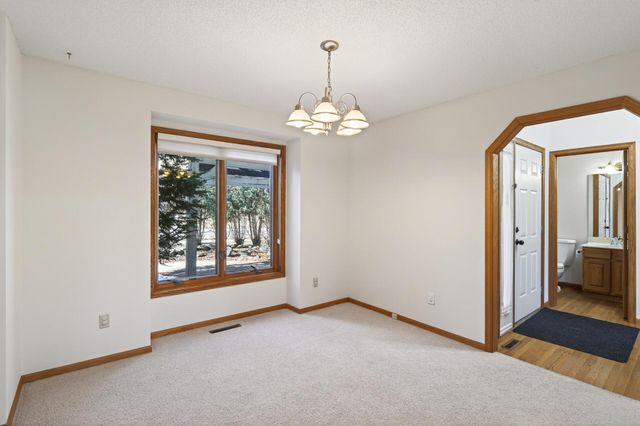 2970 Western Avenue N, Roseville, MN 55113