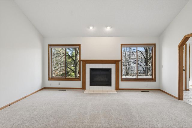 2970 Western Avenue N, Roseville, MN 55113