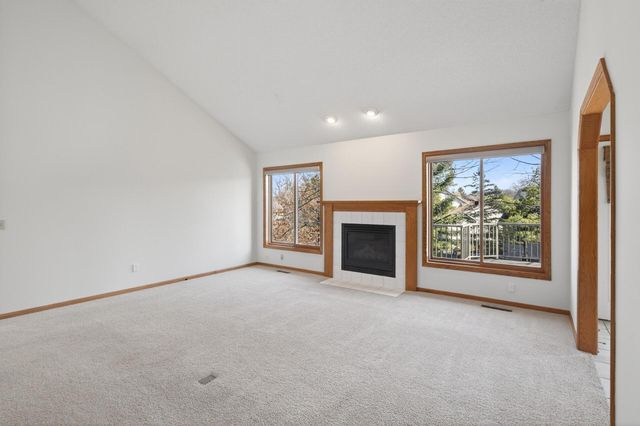 2970 Western Avenue N, Roseville, MN 55113