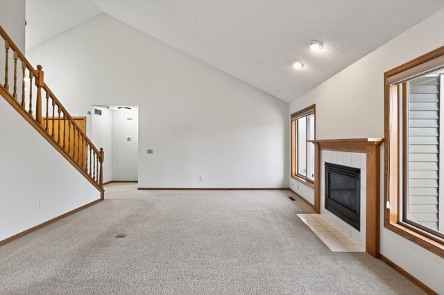 2970 Western Avenue N, Roseville, MN 55113