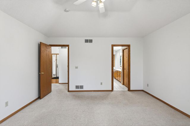 2970 Western Avenue N, Roseville, MN 55113