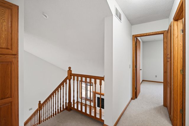 2970 Western Avenue N, Roseville, MN 55113