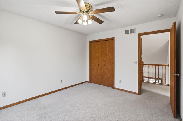 2970 Western Avenue N, Roseville, MN 55113