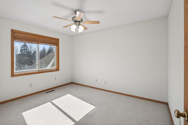 2970 Western Avenue N, Roseville, MN 55113