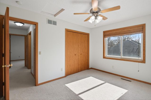 2970 Western Avenue N, Roseville, MN 55113