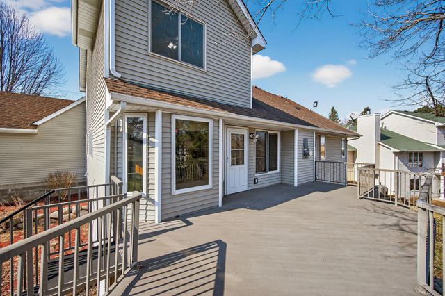 2970 Western Avenue N, Roseville, MN 55113