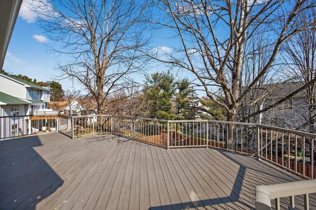 2970 Western Avenue N, Roseville, MN 55113