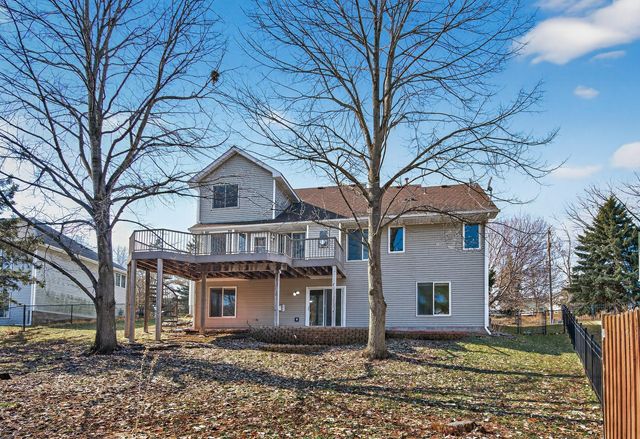 2970 Western Avenue N, Roseville, MN 55113