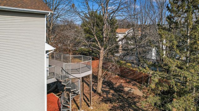 2970 Western Avenue N, Roseville, MN 55113