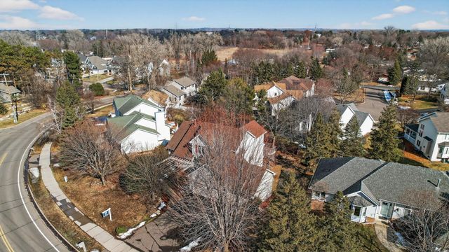 2970 Western Avenue N, Roseville, MN 55113